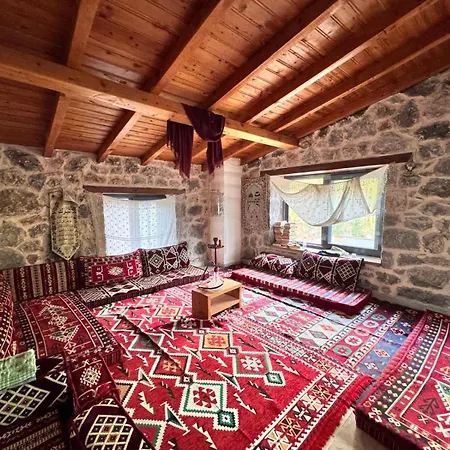 Isik Chaletu *